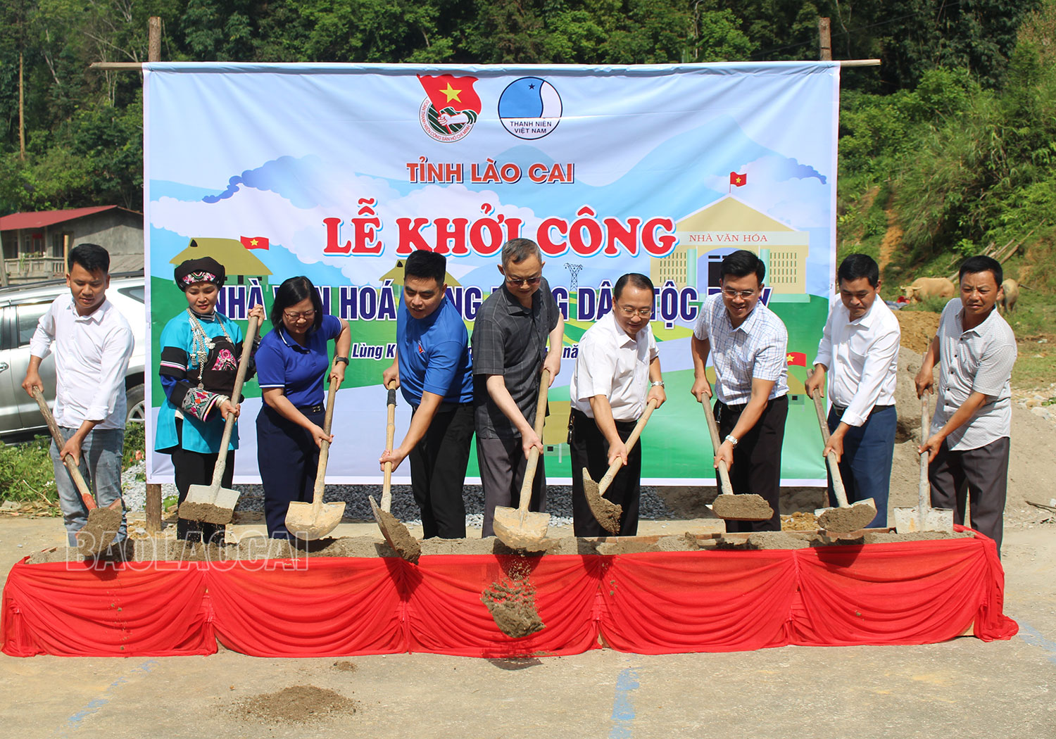 Khởi công xây dựng nhà văn hóa cộng đồng dân tộc Bố Y. IMG_1298.jpg