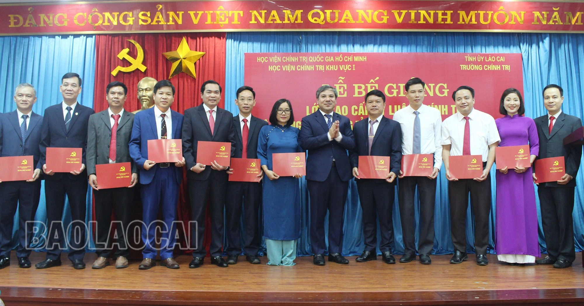 cao cấp lý luận chính trị (2).JPG