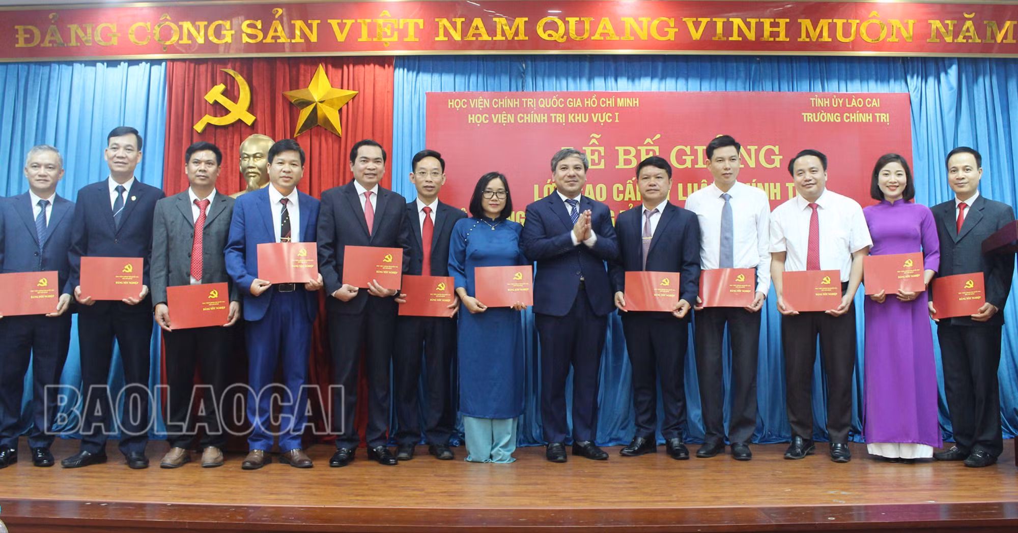 cao cấp lý luận chính trị (2).JPG