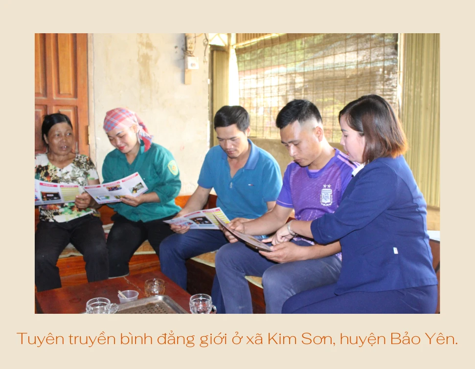 Cam và Màu be Ảnh Tiếp thị Tối giản Halloween Bài đăng Facebook Khuyến mãi Giảm giá.png