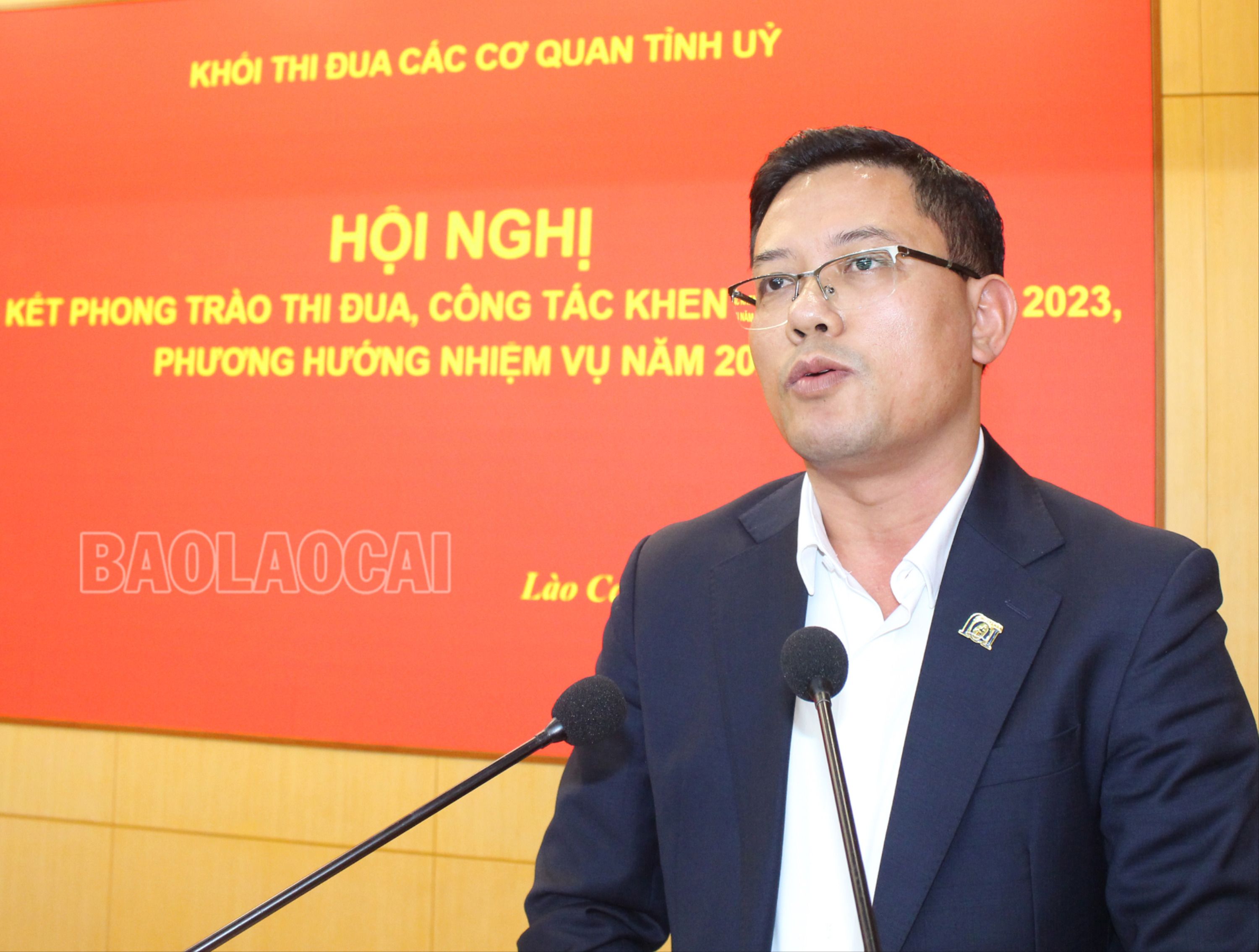 Đại diện tập thể điển hình tiên tiến của Ban Tuyên giáo Tỉnh ủy tham luận tại hội nghị. img-2771-617-4193.jpg