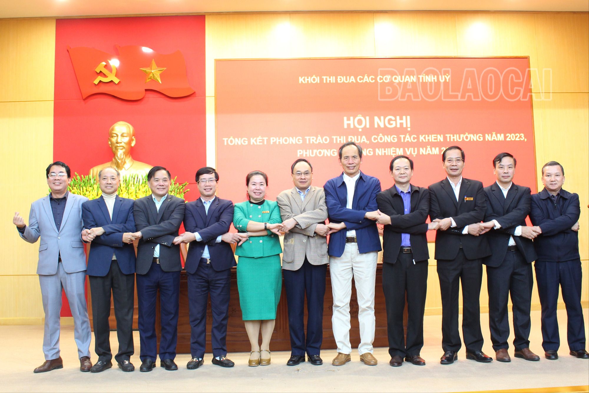 Các đơn vị ký kết giao ước thi đua. img-2848-7939-978.jpg