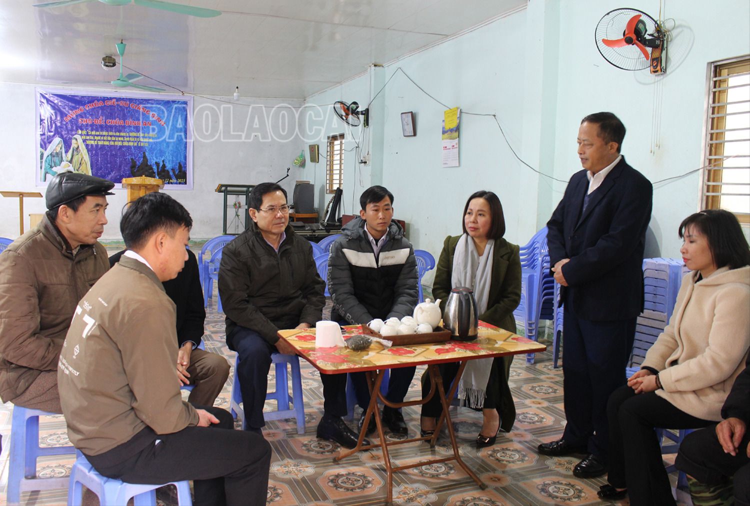 Đoàn công tác thăm hỏi, động viên nhóm đạo Tin lành thôn Pờ Sì Ngài, xã Bản Xèo. img-2957-1467-8418.jpg