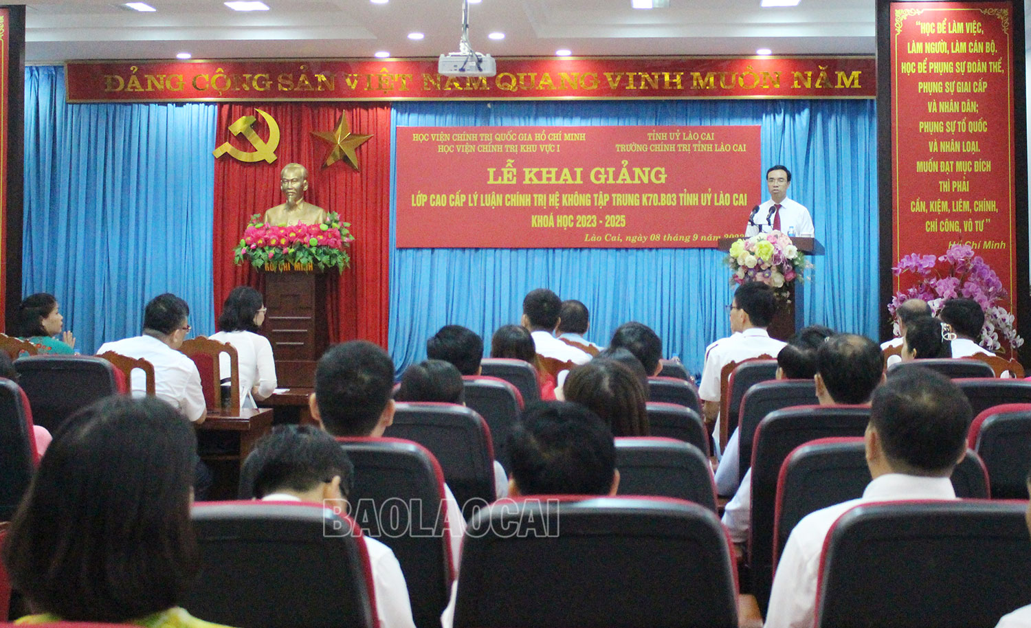 Quang cảnh buổi lễ khai giảng. IMG_0370.jpg