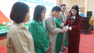 Trao hơn 1.500 suất quà cho đoàn viên, người lao động bị ảnh hưởng bởi hoàn lưu bão số 10