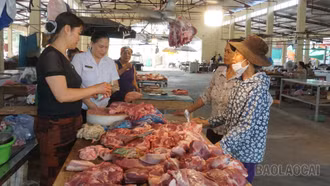 Kiểm soát an toàn thực phẩm tại chợ truyền thống