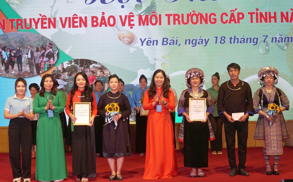 Hội Liên hiệp Phụ nữ huyện Lục Yên giải Nhất Hội thi "Tuyên truyền viên bảo vệ môi trường" cấp tỉnh ảnh 8 Hội Liên hiệp Phụ nữ huyện Lục Yên giải Nhất Hội thi "Tuyên truyền viên bảo vệ môi trường" cấp tỉnh ảnh 8
