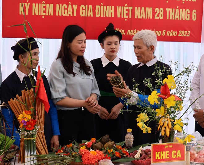 Yên Bái phát huy vai trò người có uy tín trong các tôn giáo và đồng bào dân tộc thiểu số ảnh 4