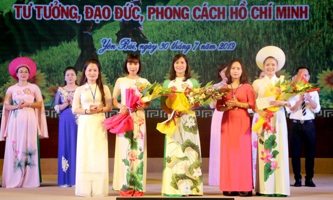 Vòng chung kết Hội thi kể chuyện về Bác Hồ Đảng ủy Khối Các cơ quan tỉnh Yên Bái: Hiện thực và lan tỏa ảnh 9 Vòng chung kết Hội thi kể chuyện về Bác Hồ Đảng ủy Khối Các cơ quan tỉnh Yên Bái: Hiện thực và lan tỏa ảnh 9