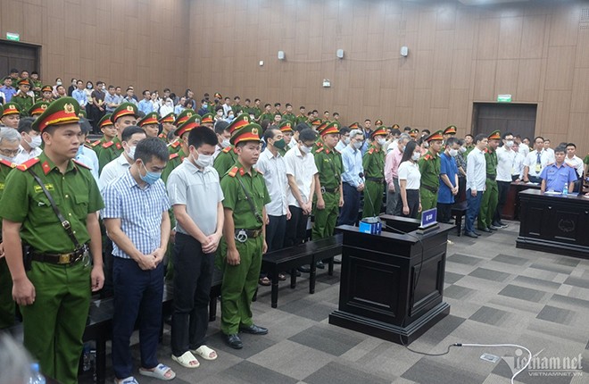 Tòa tuyên 4 án tù chung thân vụ ''chuyến bay giải cứu'' ảnh 1 Tòa tuyên 4 án tù chung thân vụ ''chuyến bay giải cứu'' ảnh 1