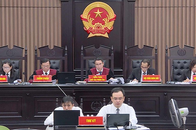 Tòa tuyên 4 án tù chung thân vụ ''chuyến bay giải cứu'' ảnh 2 Tòa tuyên 4 án tù chung thân vụ ''chuyến bay giải cứu'' ảnh 2