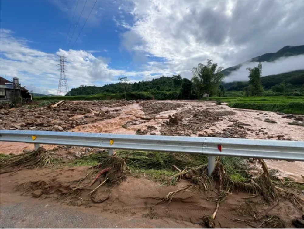Lũ quét, sạt lở đất nghiêm trọng ở Điện Biên khiến 2 người chết, 5 người mất tích ảnh 4