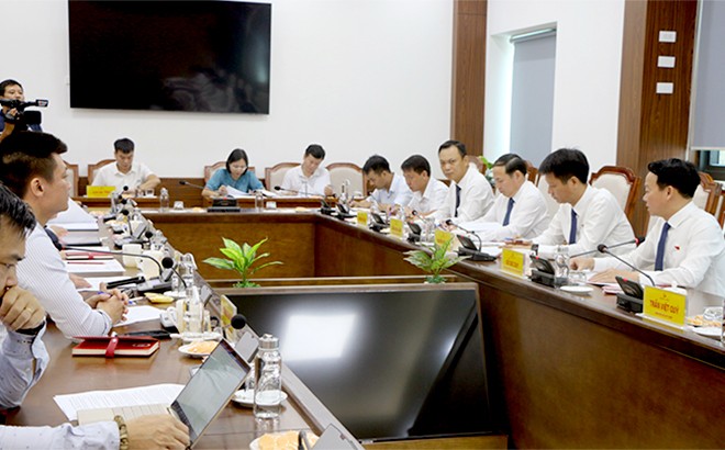 Thường trực Tỉnh ủy nghe báo cáo về thu hút đầu tư xây dựng khu Trung tâm thương mại tại thành phố Yên Bái ảnh 3 Thường trực Tỉnh ủy nghe báo cáo về thu hút đầu tư xây dựng khu Trung tâm thương mại tại thành phố Yên Bái ảnh 3