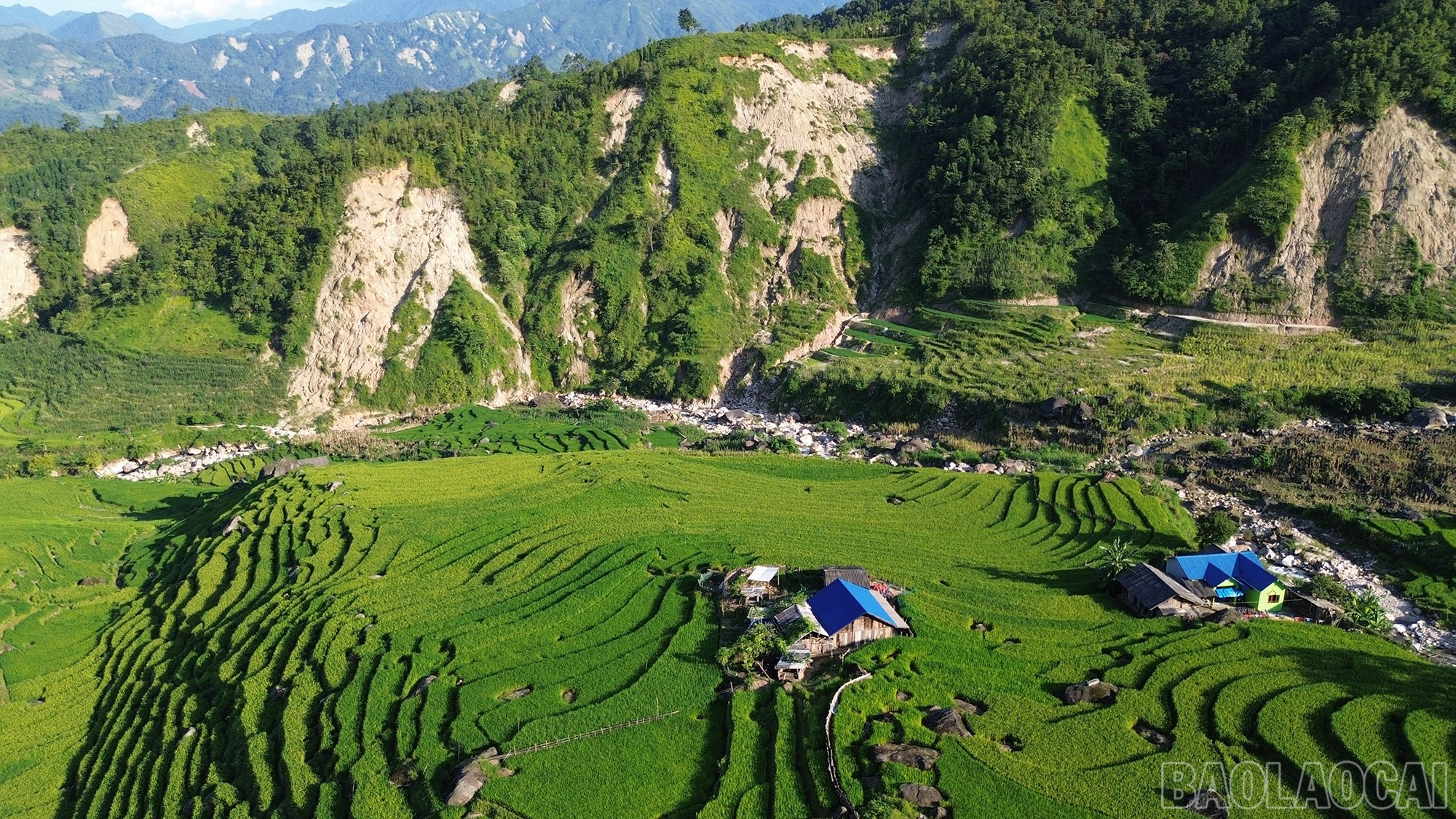Hồi sinh dưới chân núi Ky Quan San