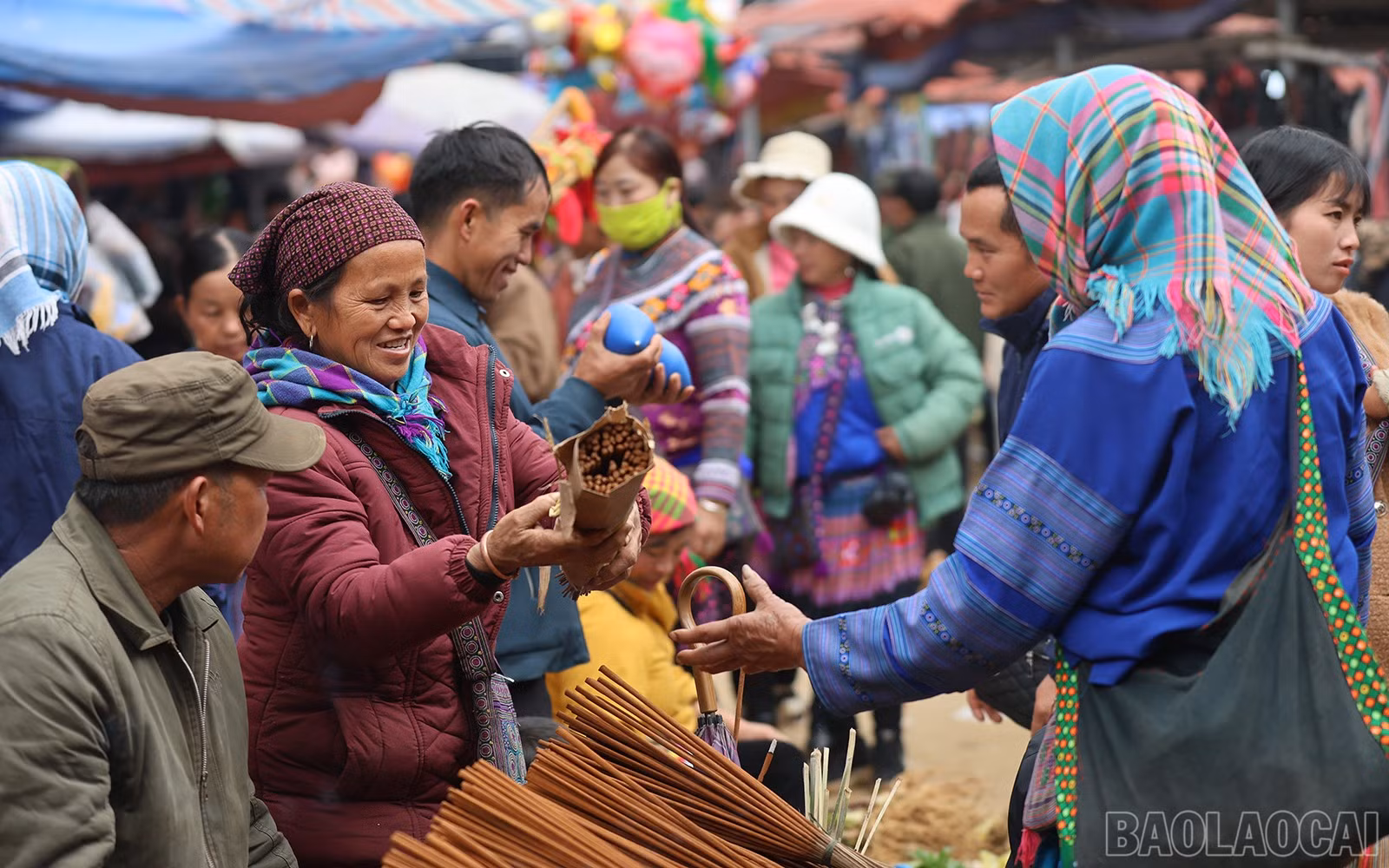 [Ảnh] Chợ phiên Cốc Ly nhộn nhịp ngày áp Tết