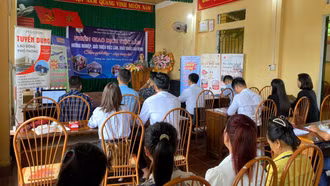 Quang cảnh phiên giao dịch việc làm lưu động.