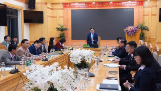 Đoàn công tác Ngân hàng Chính sách xã hội Trung ương làm việc với Chi nhánh tỉnh Lào Cai