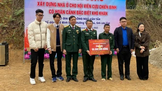 Trao kinh phí hỗ trợ xây dựng nhà cho cựu chiến binh có hoàn cảnh khó khăn