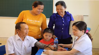 Lào Cai đạt 12,8 bác sĩ trên 10.000 dân