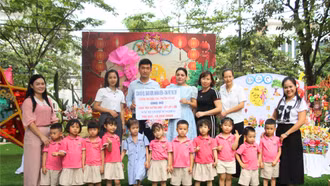 Trường Mầm non Bông Sen: Tổ chức Trung thu cho thiếu nhi vùng lũ và học sinh mắc bệnh hiểm nghèo