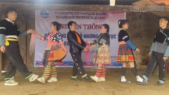 Hơn 400 người dân Tà Xi Láng tham gia truyền thông xóa bỏ những tập tục văn hóa có hại và bình đẳng giới