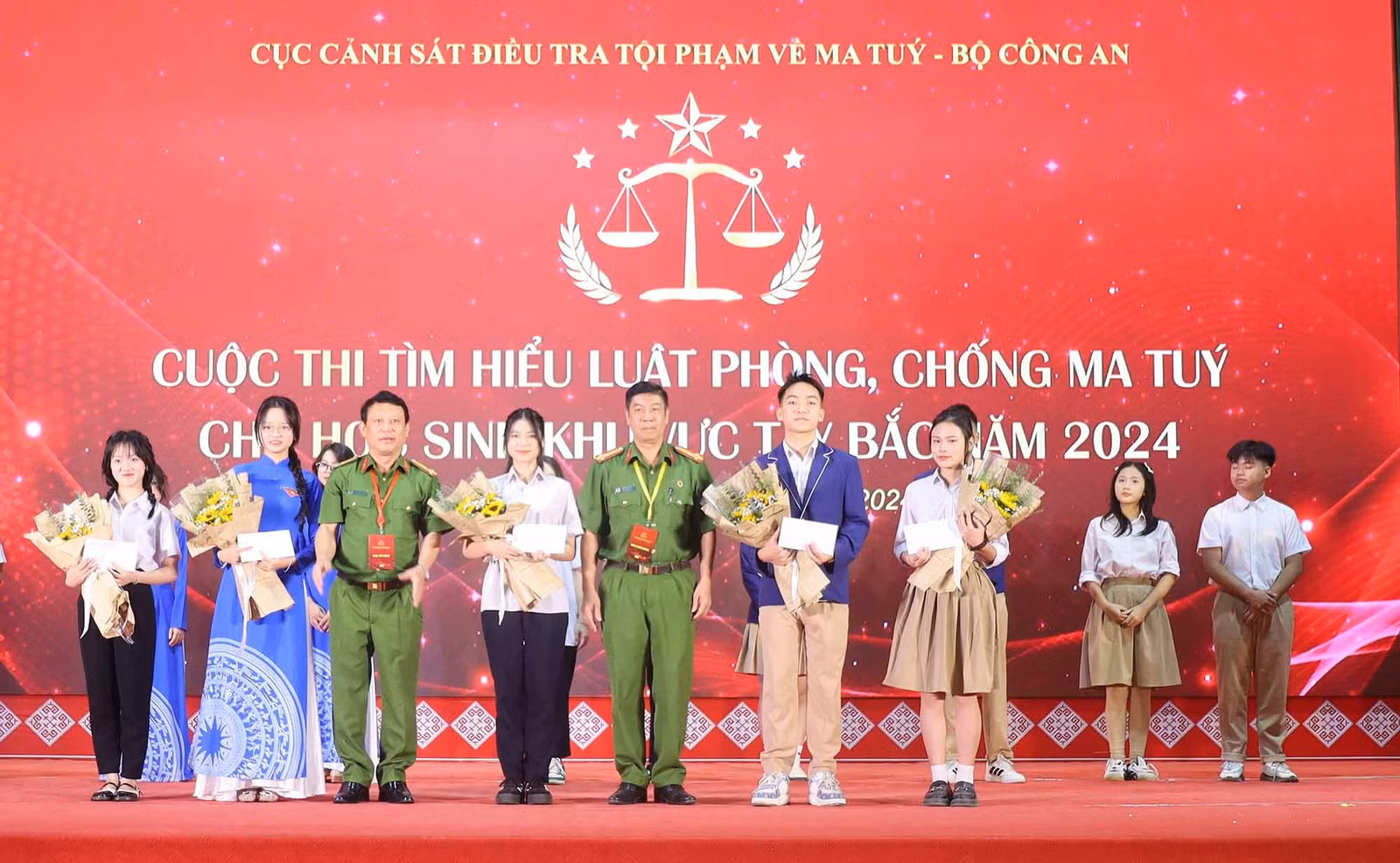 tang-hoa.jpg