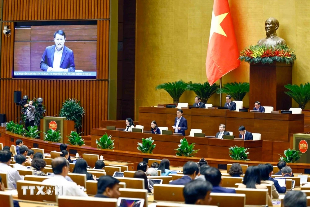 Bộ trưởng Bộ Công an Lương Tam Quang giải trình, làm rõ một số vấn đề đại biểu Quốc hội nêu.