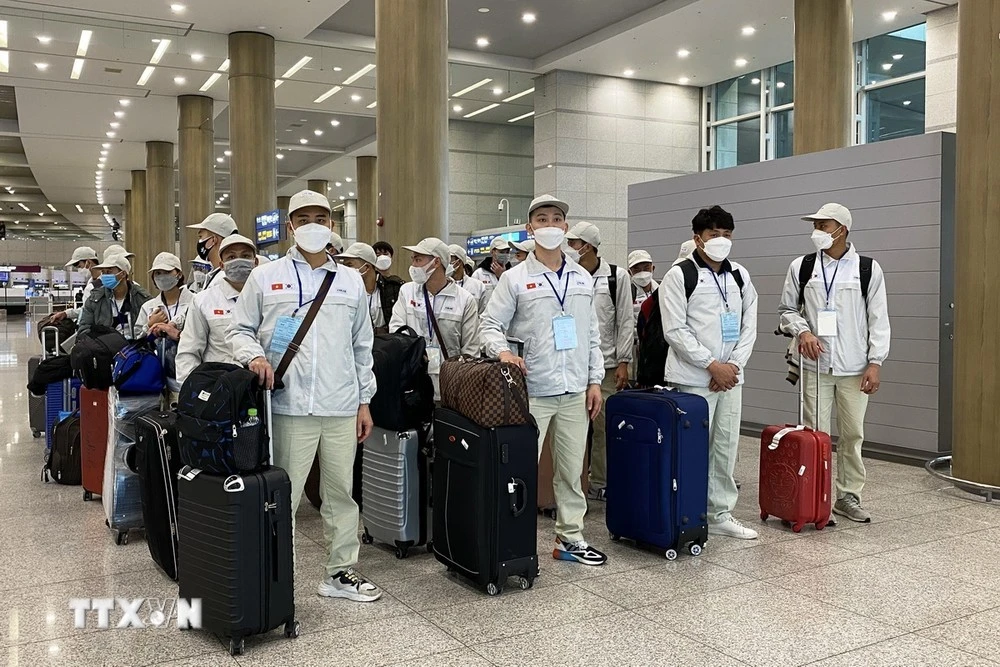 Lao động Việt Nam nhập cảnh tại Sân bay Incheon. Hàn Quốc.