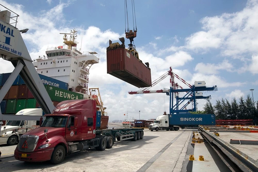 Vận chuyển hàng hóa phục vụ xuất khẩu tại cảng Hải phòng.