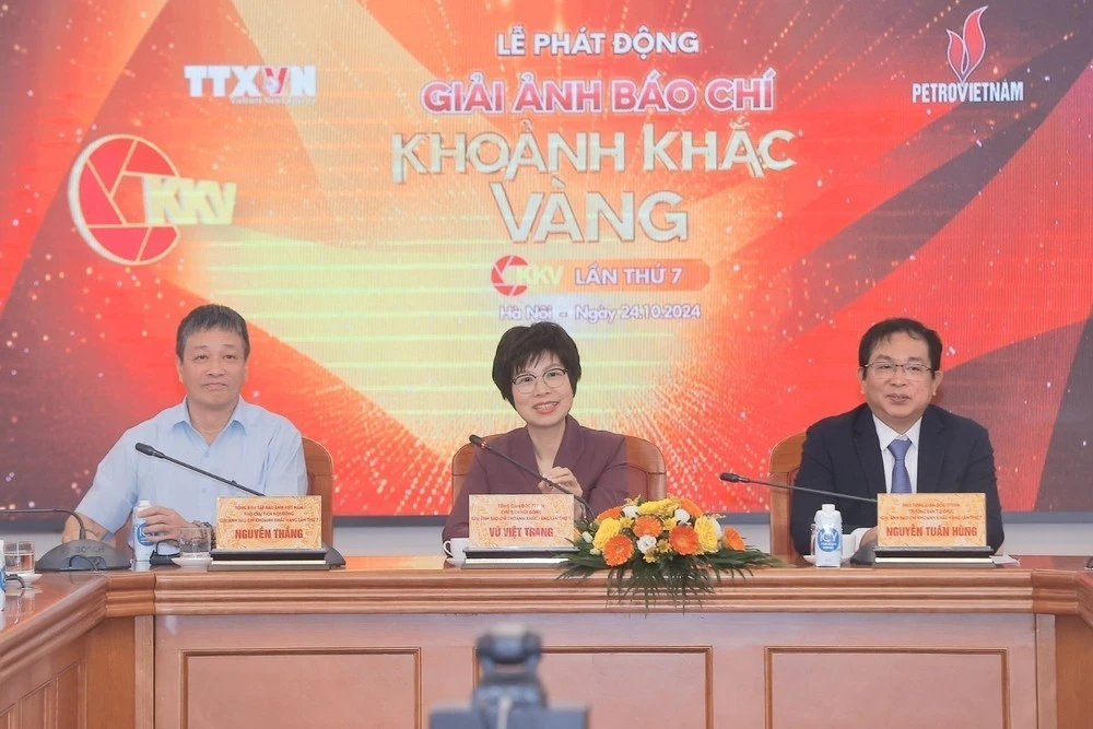 Lãnh đạo Thông tấn xã Việt Nam chủ trì họp báo ngay sau lễ phát động.