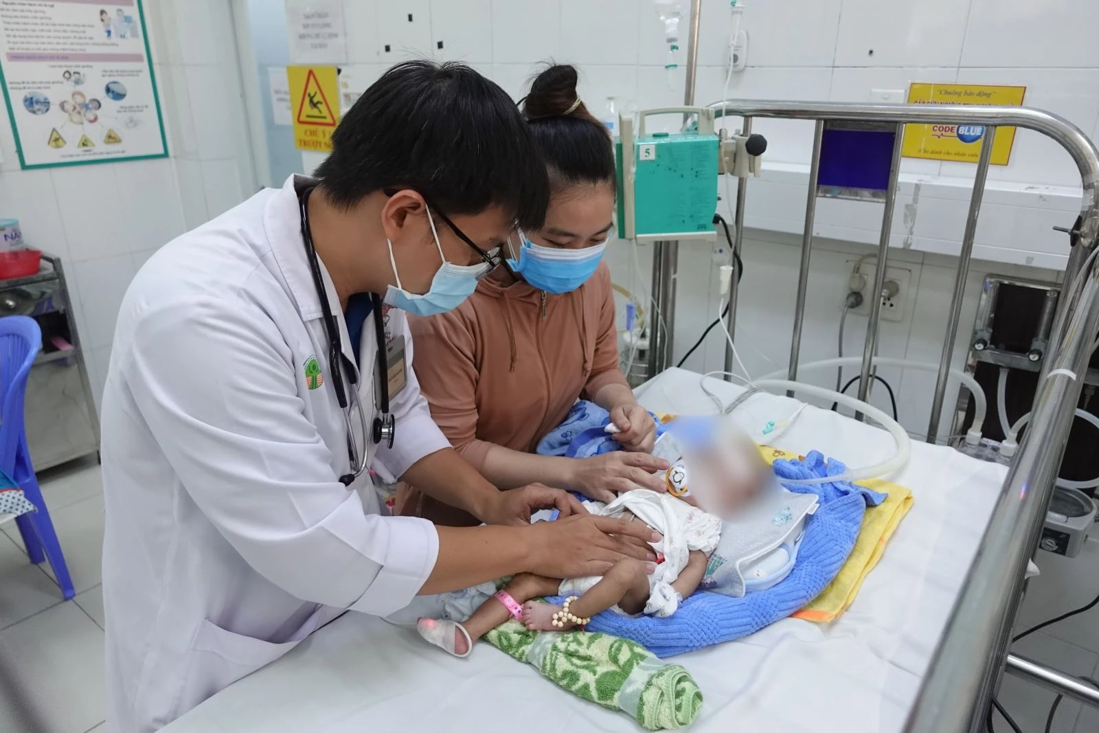 Trẻ nhập viện trở nặng đa số dưới 3 tuổi.