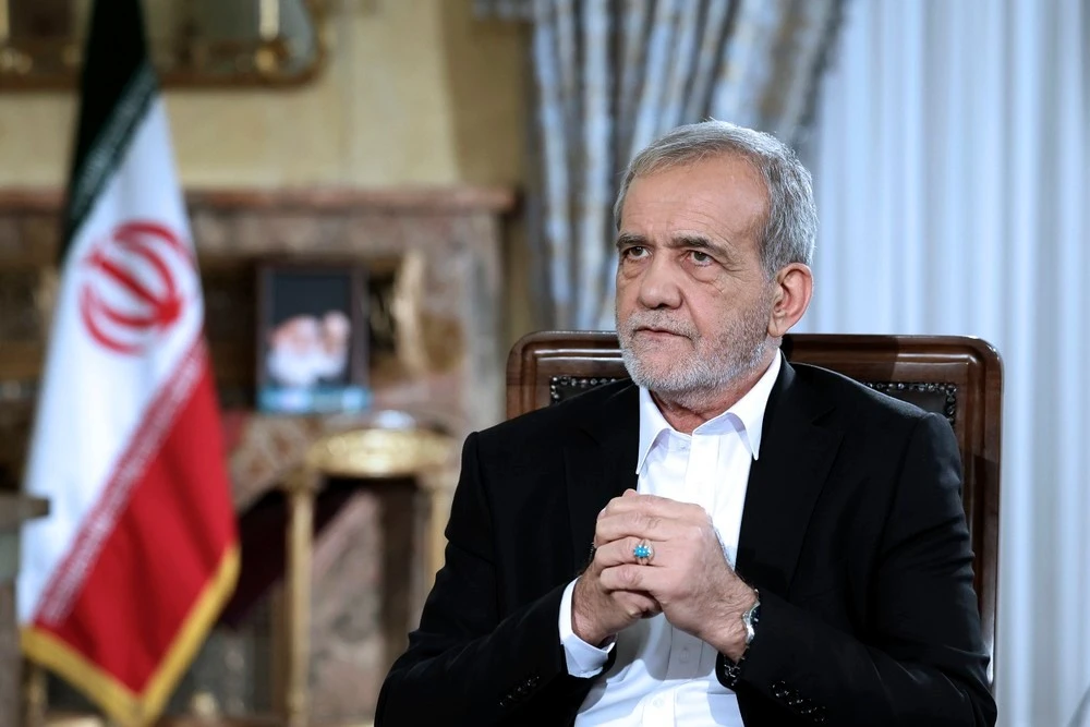 Tổng thống Iran Masoud Pezeshkian trong cuộc phỏng vấn trên truyền hình nhà nước tại Tehran.