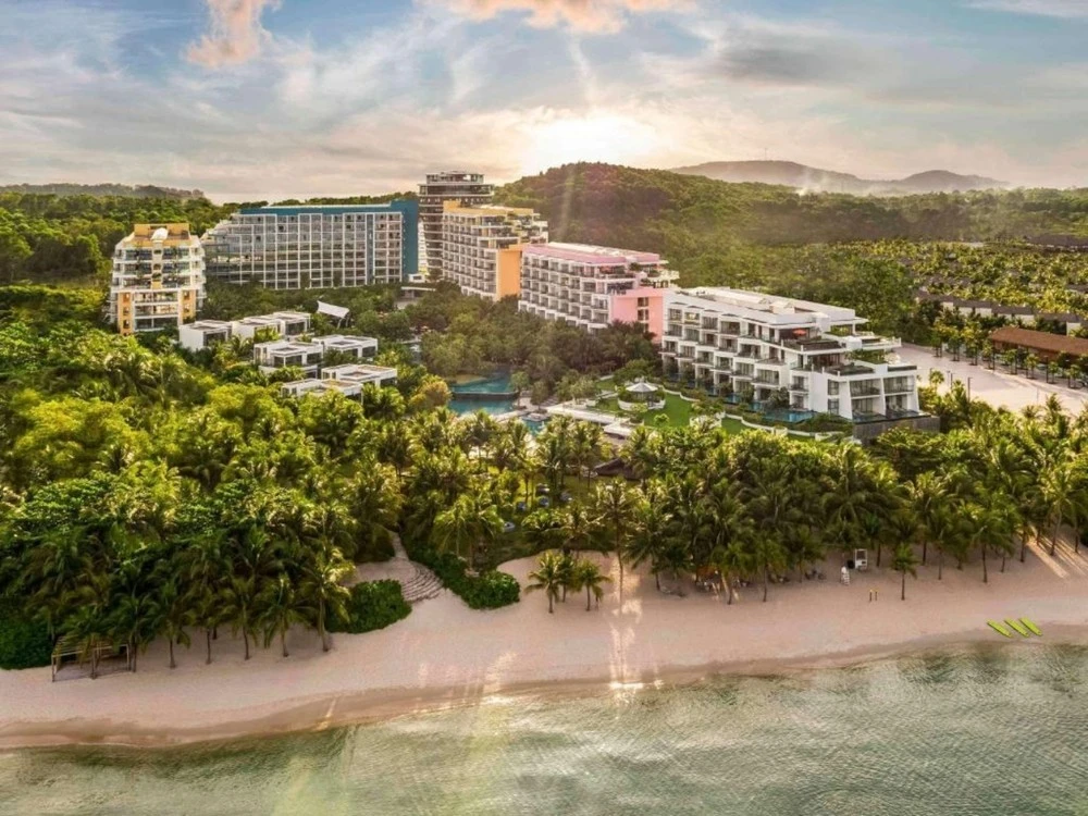 Phú Quốc vẫn thu hút những du khách yêu thích biển và các môn thể thao dưới nước.