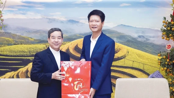 Giáo phận Hưng Hóa thăm, chúc Tết UBND tỉnh Lào Cai