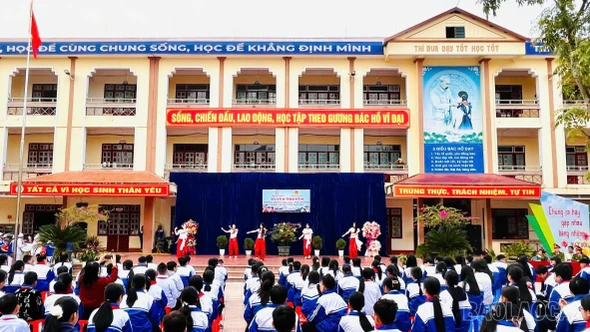 Hơn 1.000 học sinh được tuyên truyền phòng chống bạo lực học đường