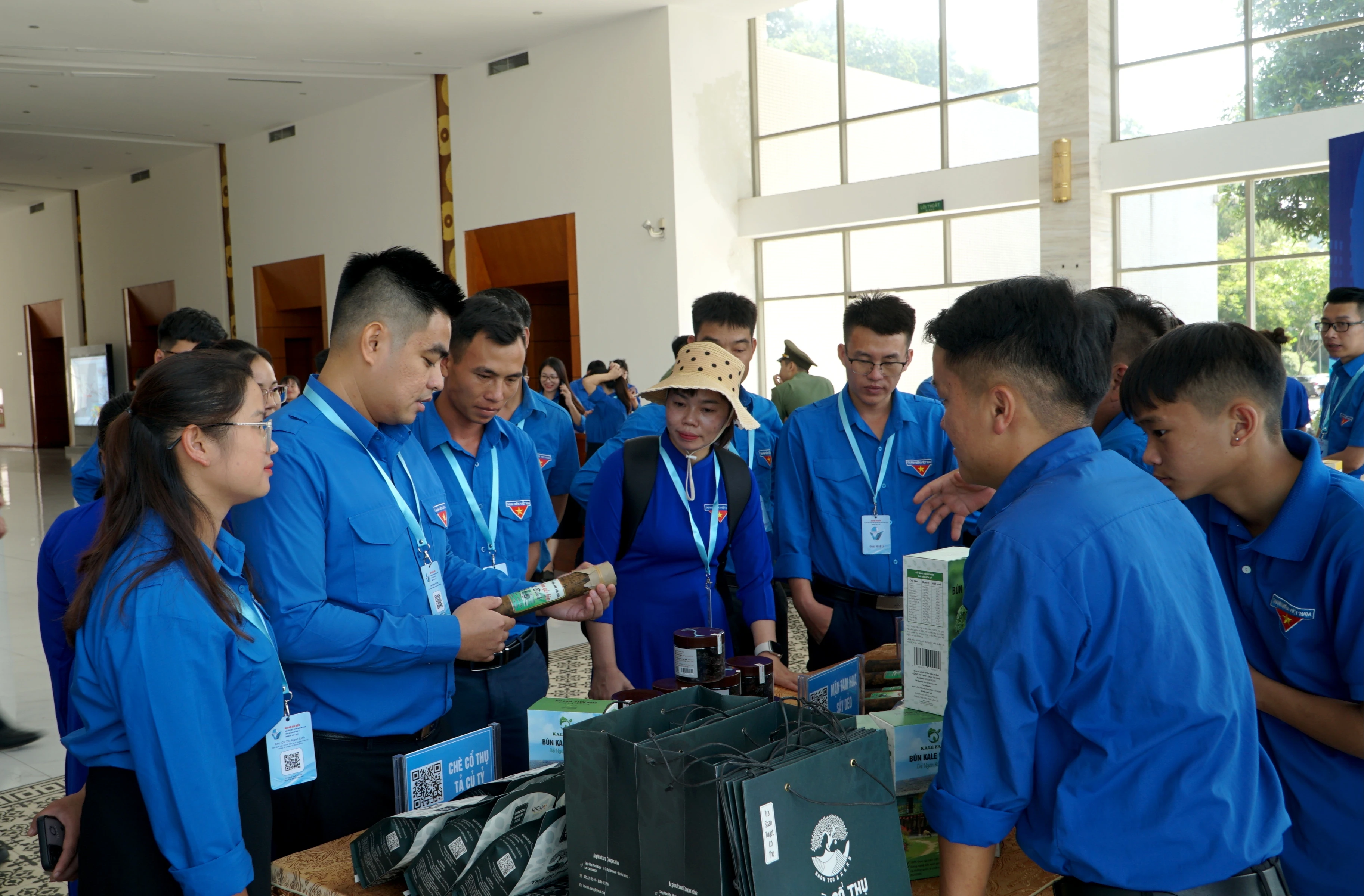 Thanh niên Lào Cai thi đua sáng tạo trên mọi lĩnh vực.