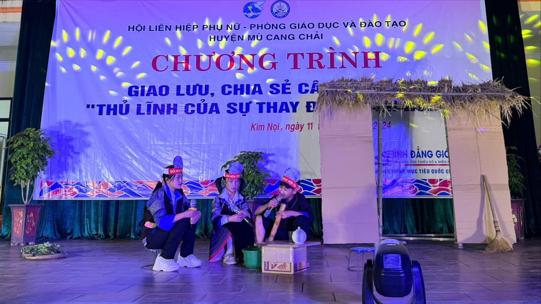 Trong những buổi sinh hoạt, các em tập diễn kịch phòng ngừa bạo lực, tập thảo luận về quyền của trẻ em, tổ chức chiến dịch tuyên truyền và cùng nhau xây dựng mạng lưới hỗ trợ khi cần. clb4.jpg