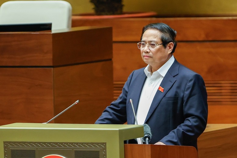 총리는 제68호 결의안의 주요 내용에 대해 지도적 관점, 목표, 과제, 해결책 및 실행 조직을 명확히 밝혔습니다. Về nội dung chính của Nghị quyết 68, Thủ tướng nêu rõ các quan điểm chỉ đạo, mục tiêu, nhiệm vụ, giải pháp và việc tổ chức thực hiện.