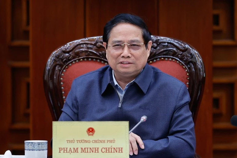 Thủ tướng Phạm Minh Chính yêu cầu quán triệt tinh thần "chỉ bàn làm, không bàn lùi", "vừa chạy vừa xếp hàng".