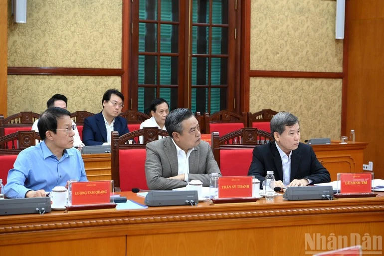 Các đồng chí Thường trực Ban Chỉ đạo tham dự cuộc họp.