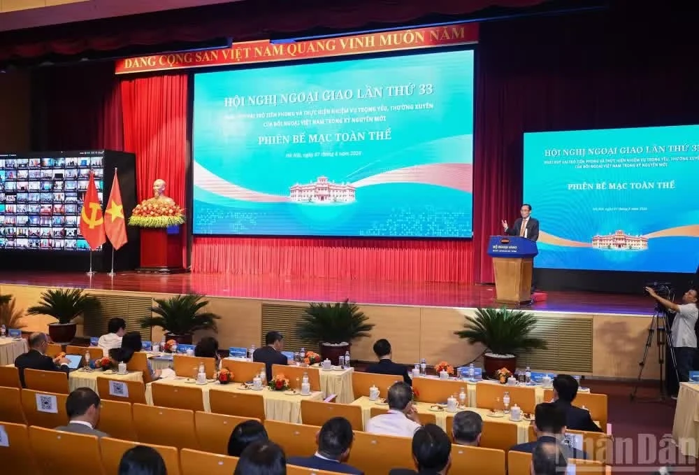 Quang cảnh phiên bế mạc Hội nghị Ngoại giao lần thứ 33.