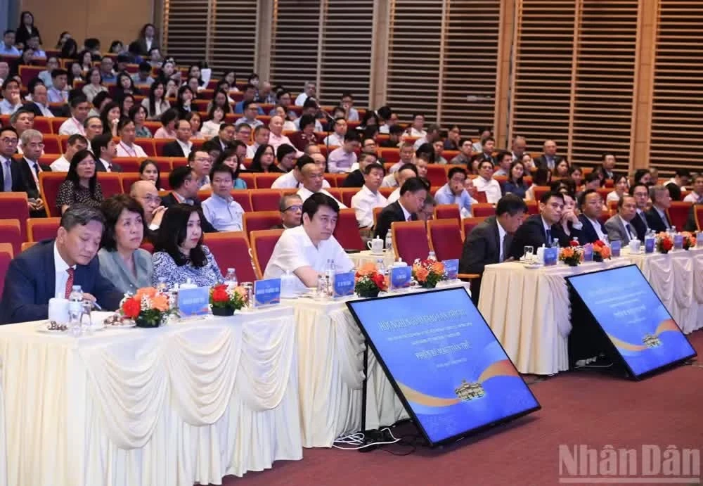 Lãnh đạo Bộ Ngoại giao và các đại biểu tham dự Lễ bế mạc Hội nghị.