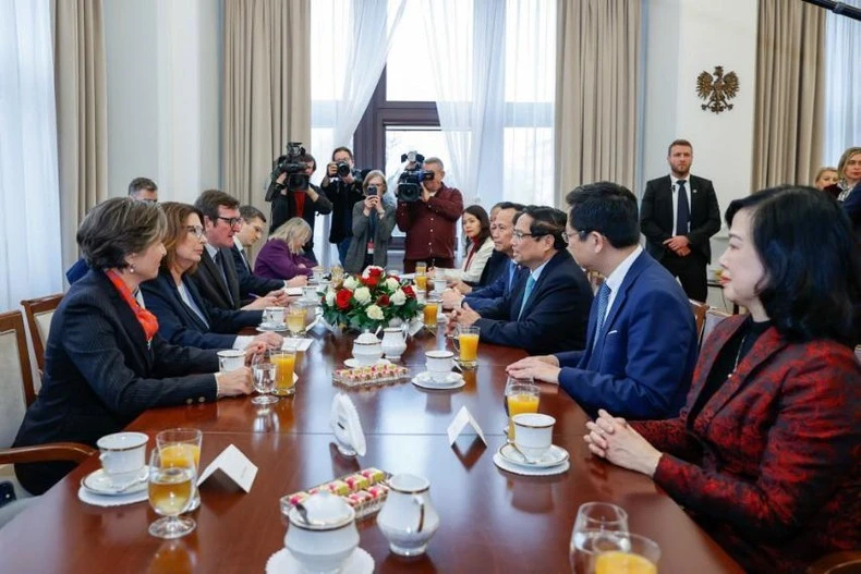 Thủ tướng Phạm Minh Chính hội kiến Chủ tịch Thượng viện Ba Lan Malgorzata Kidawa-Blonska.