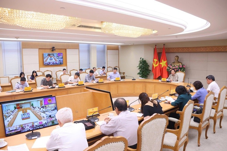 Phó Thủ tướng thống nhất quan điểm sản phẩm OCOP từ 3 sao trở lên nên do cấp tỉnh thực hiện trong giai đoạn hiện nay, "muốn nâng giá trị thương hiệu thì phải có tổ chức uy tín đánh giá" . Phó Thủ tướng thống nhất quan điểm sản phẩm OCOP từ 3 sao trở lên nên do cấp tỉnh thực hiện trong giai đoạn hiện nay, "muốn nâng giá trị thương hiệu thì phải có tổ chức uy tín đánh giá" .