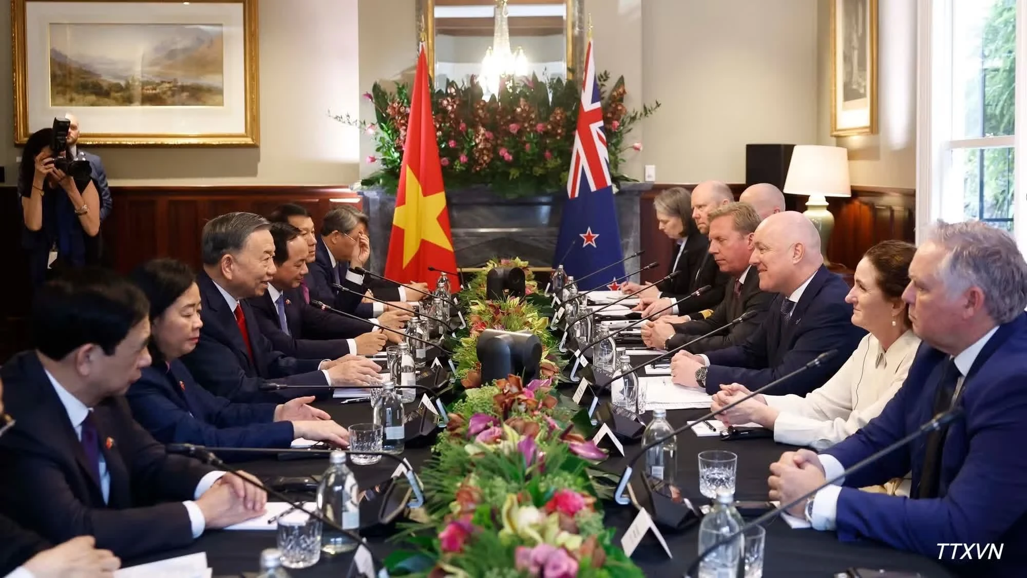 Tổng Bí thư, Chủ tịch nước Tô Lâm hội đàm chính thức với Thủ tướng New Zealand Christopher Luxon. (Ảnh: Thống Nhất/TTXVN)