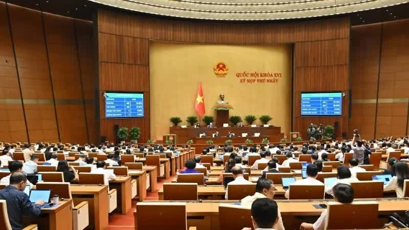 Quốc hội thông qua Nghị quyết về việc ban hành một số quy định về thuế bảo vệ môi trường, thuế giá trị gia tăng, thuế tiêu thụ đặc biệt đối với xăng, dầu và nhiên liệu bay.