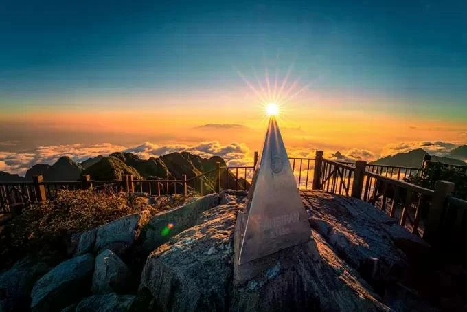 Đến Sa Pa, du khách khó có thể bỏ qua địa điểm check in nổi tiếng bậc nhất là đỉnh Fansipan.