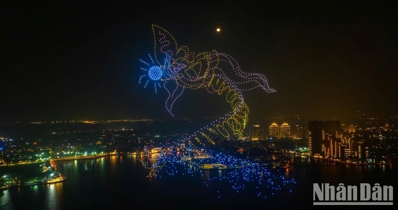 Hình ảnh rồng trong màn trình diễn dronelight.