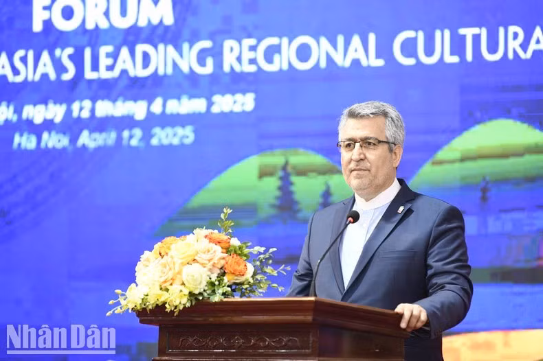 Đại sứ Cộng hòa Hồi giáo Iran tại Việt Nam Ali Akbar Nazari phát biểu tại Diễn đàn xúc tiến quảng bá du lịch "Hà Giang điểm đến văn hóa khu vực hàng đầu châu Á".