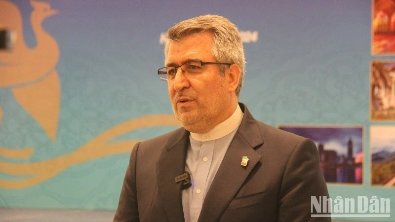 Đại sứ Cộng hòa Hồi giáo Iran tại Việt Nam Ali Akbar Nazari.